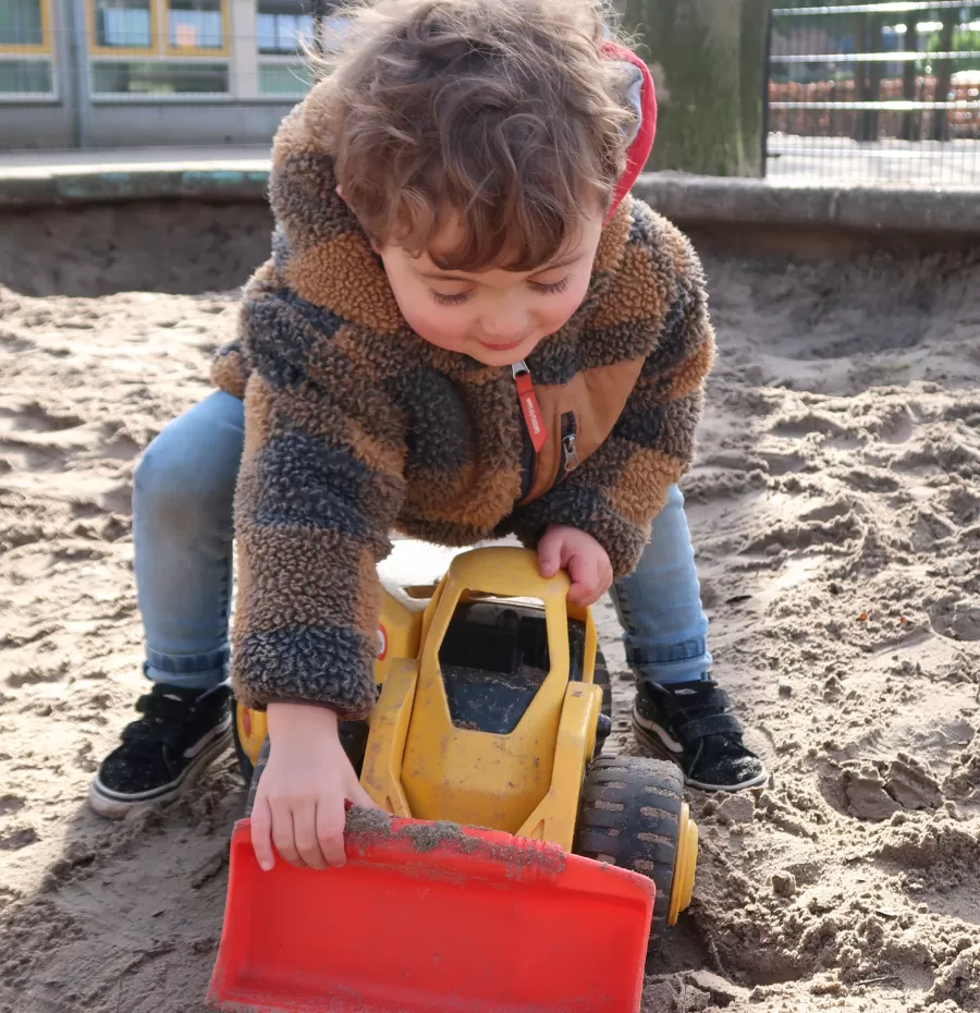buiten spelen graven