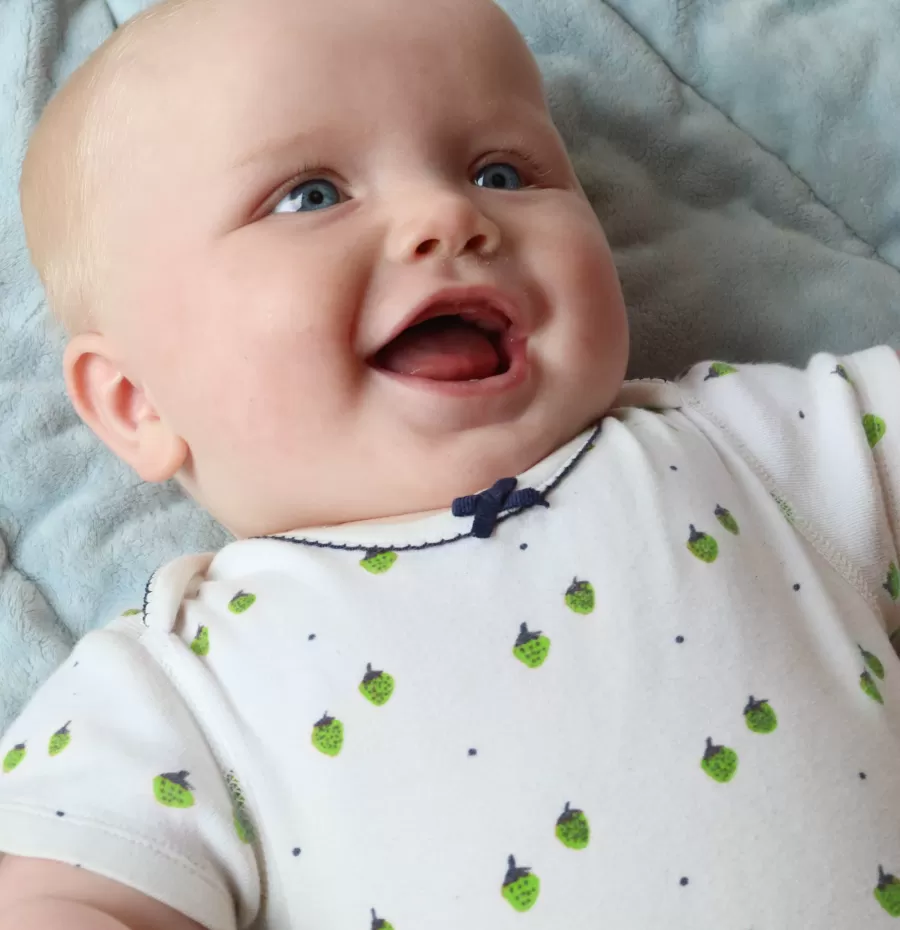 lachende baby