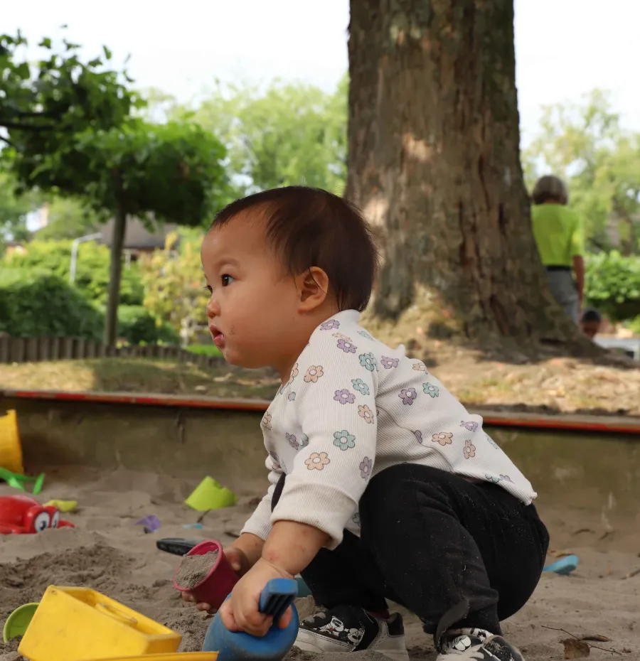 Baby buiten