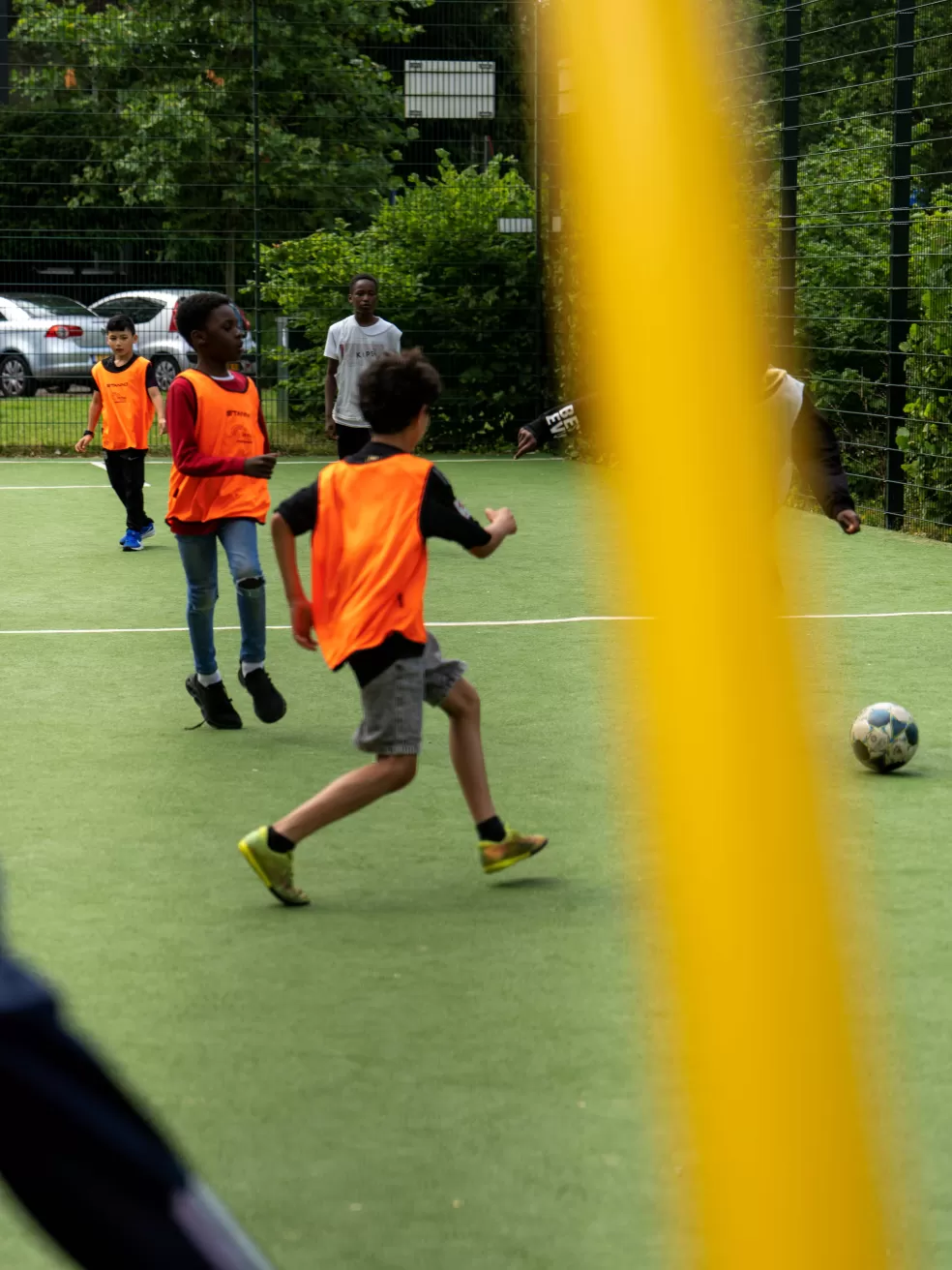 Voetbal met buurtsportcoaches Hilversum
