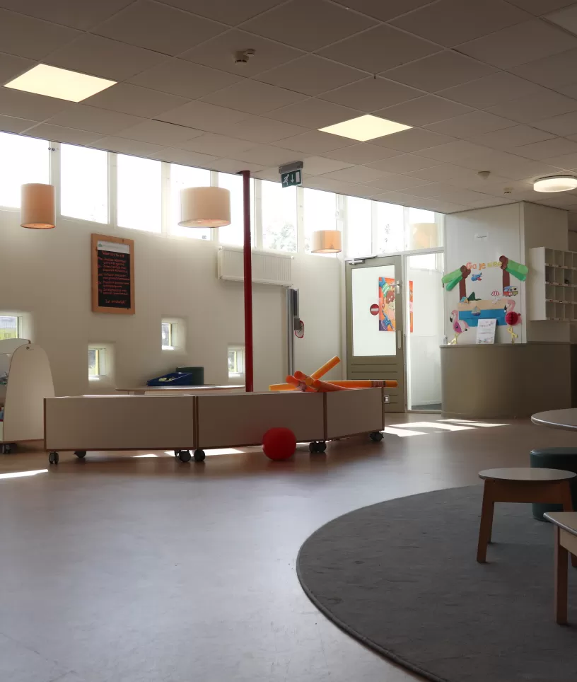 kdv-bijenkolonie binnen