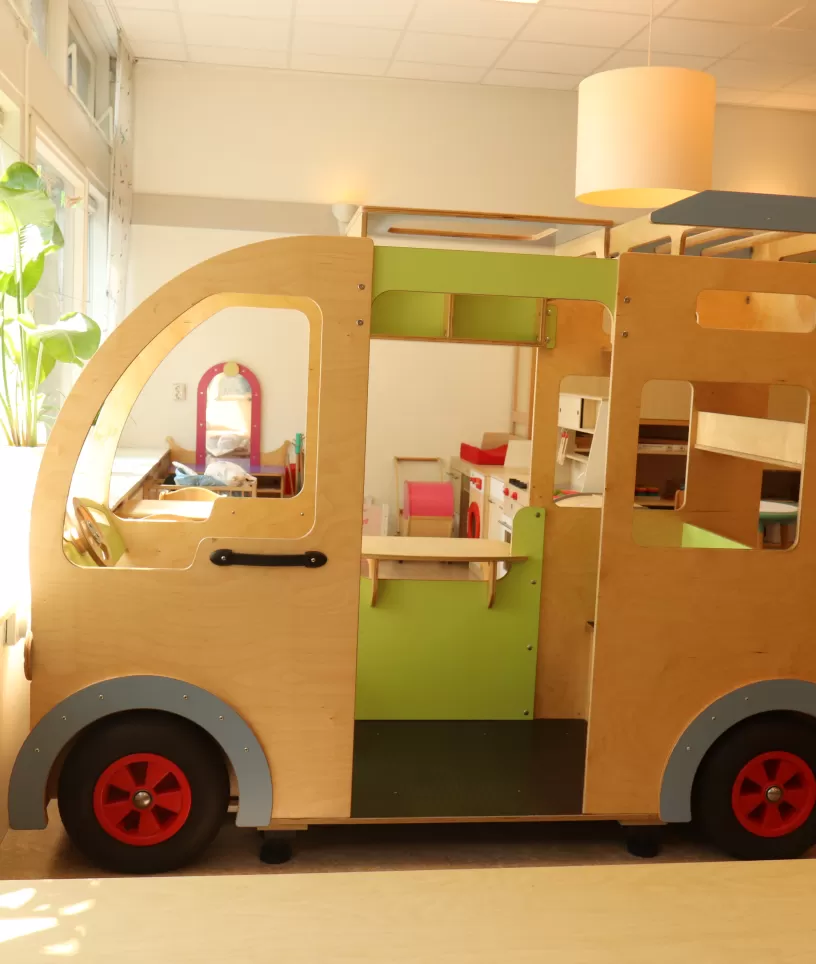 Houten speelbus