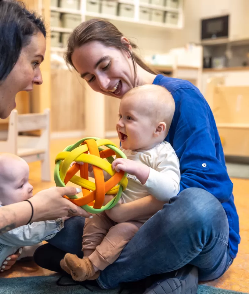 Dribbel pedagogisch medewerkers met baby's