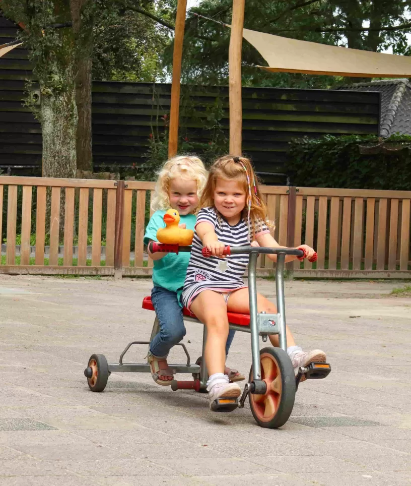 buiten spelen fiets