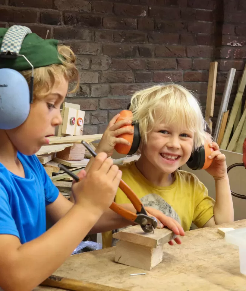 Jongens handenarbeid Mirakel