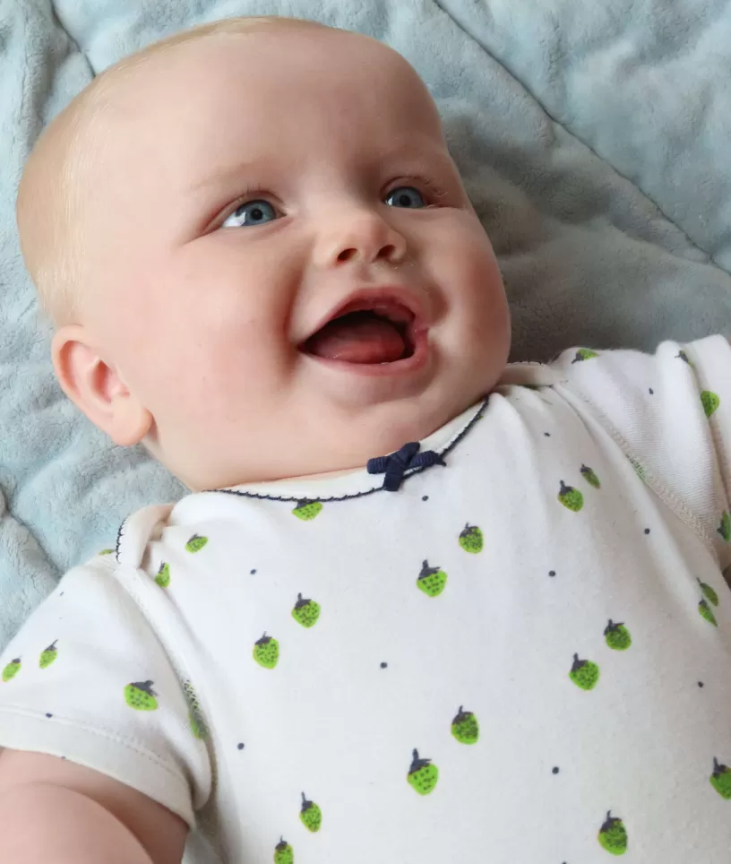 Vrolijke baby