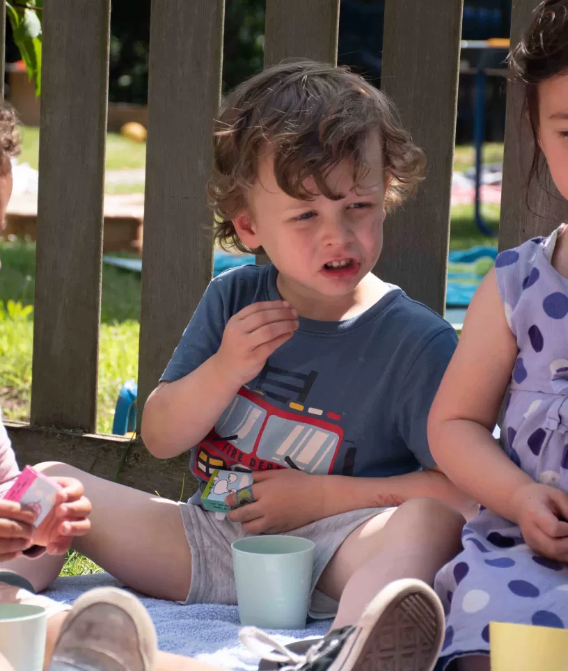 Kinderen op een kleed