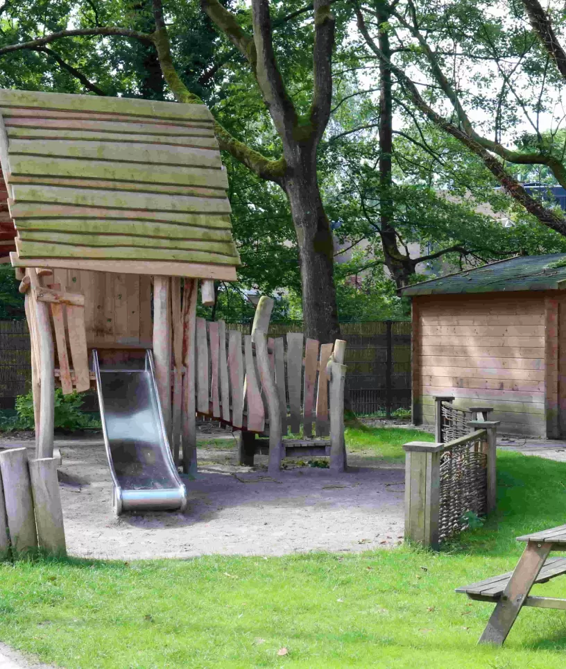 Glijbaan peuterspeelzaal Kwetternest