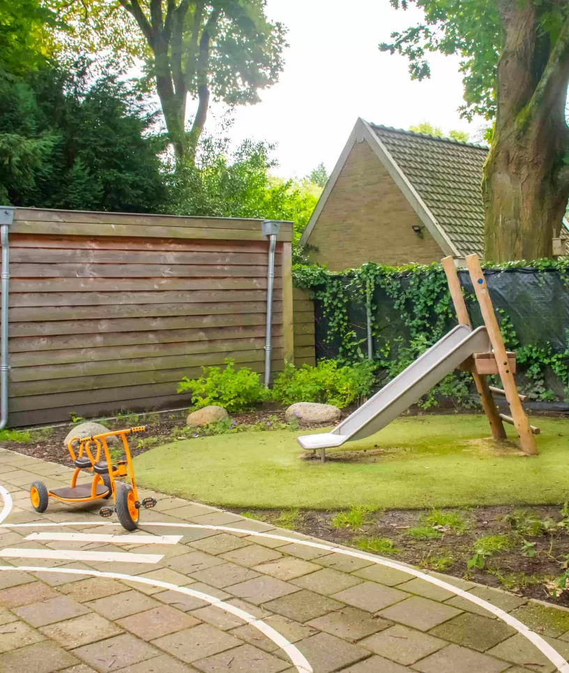 Peuterspeelzaal Wilhelmini buitenspeelplaats