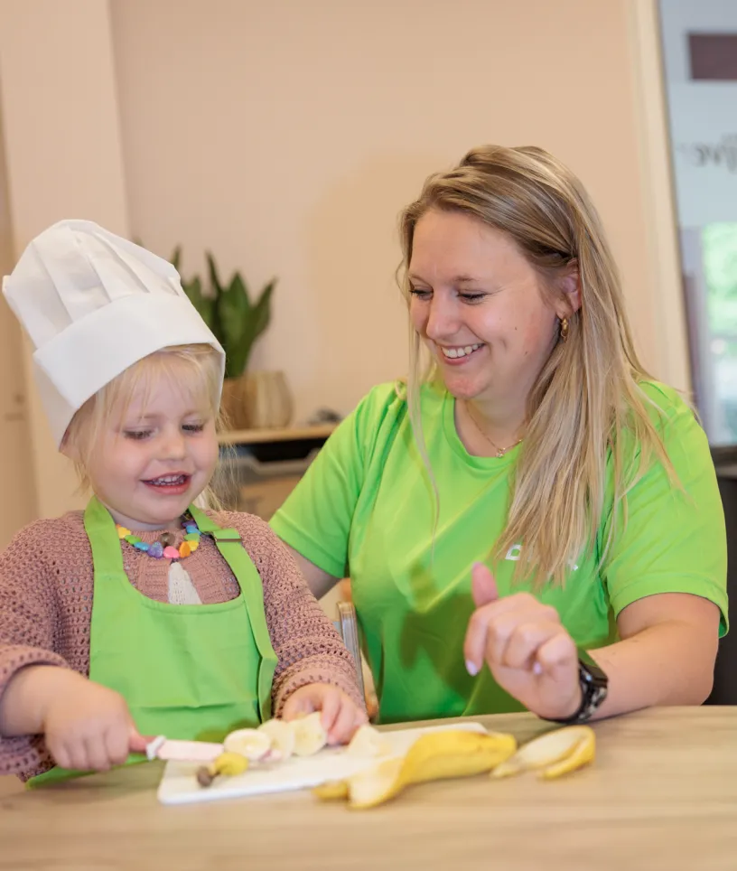 Bink samen fruit snijden